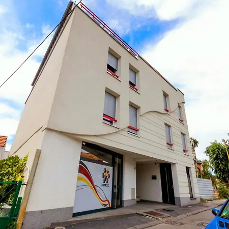 Skver Apartman *